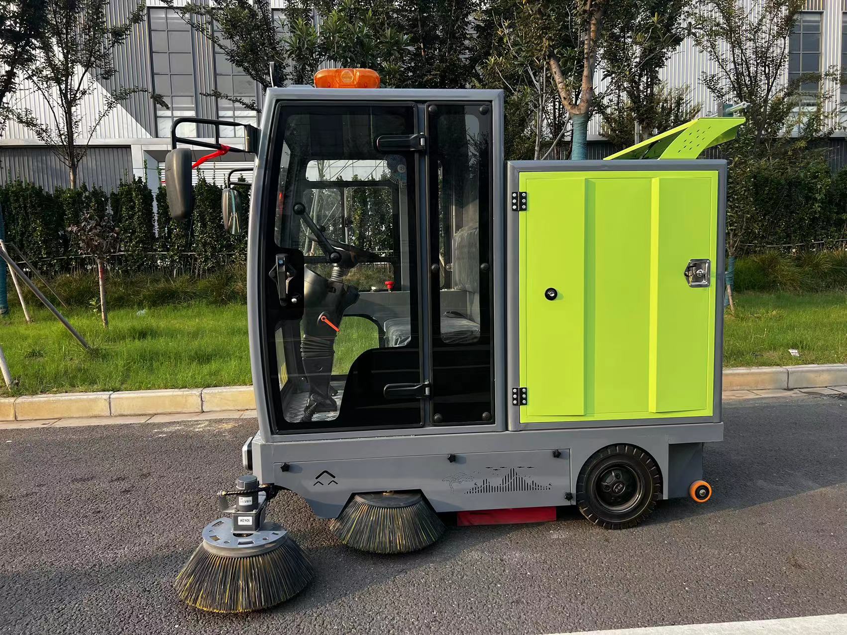 Ride on Electric Wash Cart Cleaning Parking Robotic Industrial Road Sweeper