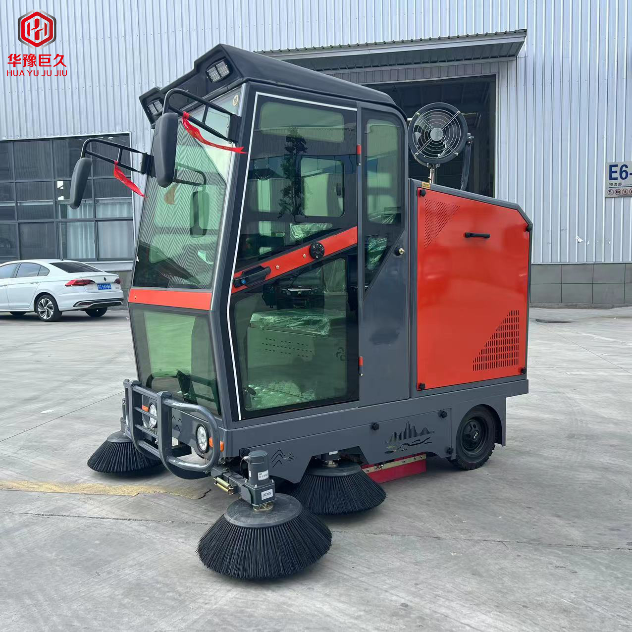 Ride-on Industrial Street Pavement Floor Road Electric Sweeper Scrubber Machine Cleaning Equipment